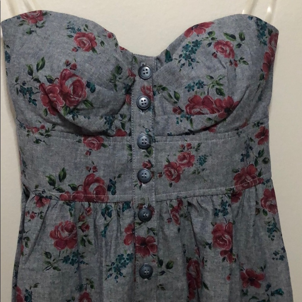 STRAPLESS DRESS
